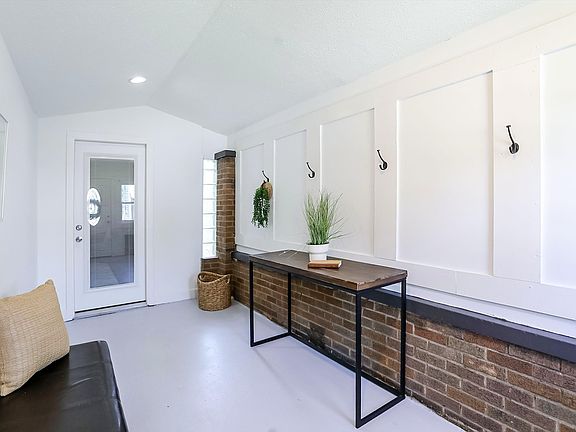 4th image of 1205 Hoyt Ave