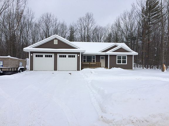 5th image of Woodsedge Dr