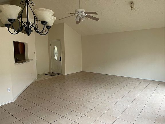 3rd image of 10931 Wilkenburg Dr
