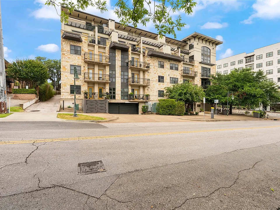 1812 West Ave #408