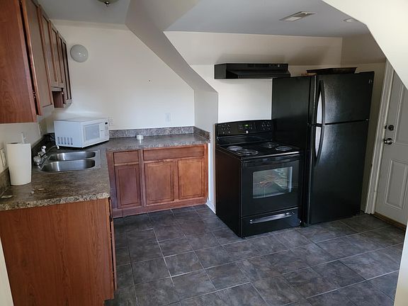 2nd image of 1660 W Grand Blvd #3