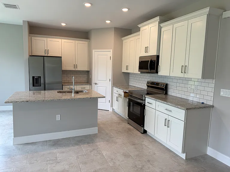 3607 62nd St W — Photo 7