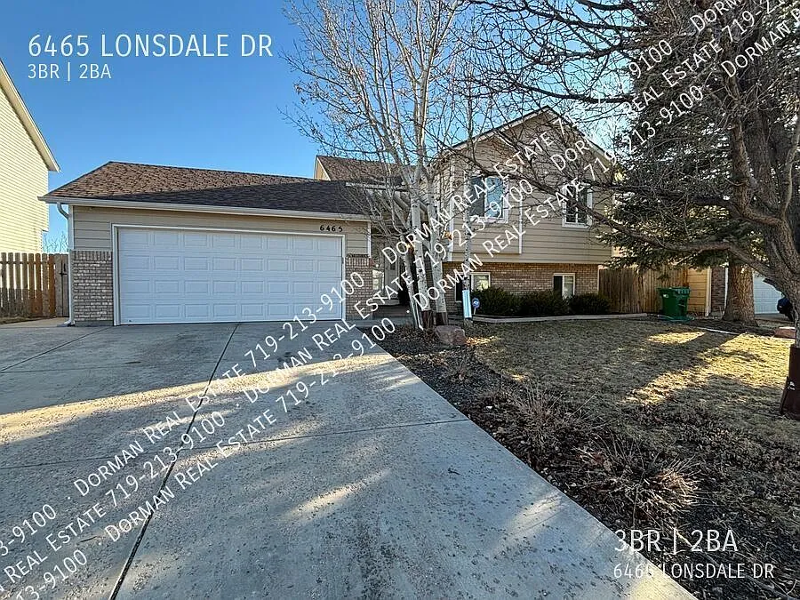 3 bed, 2 bath home, 2 car garage on east side, New carpet! — Photo 1