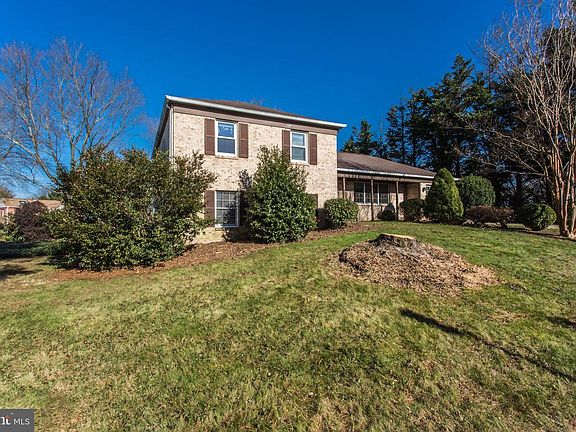 2nd image of 13550 Currey Ln