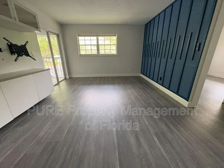 454 Fairways Cir #B204 — Photo 10