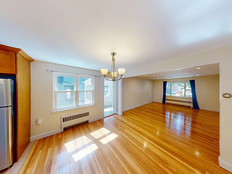 14 Louise Rd — Photo 7
