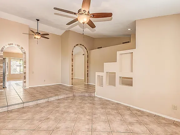 1211 E Drake Dr — Photo 14