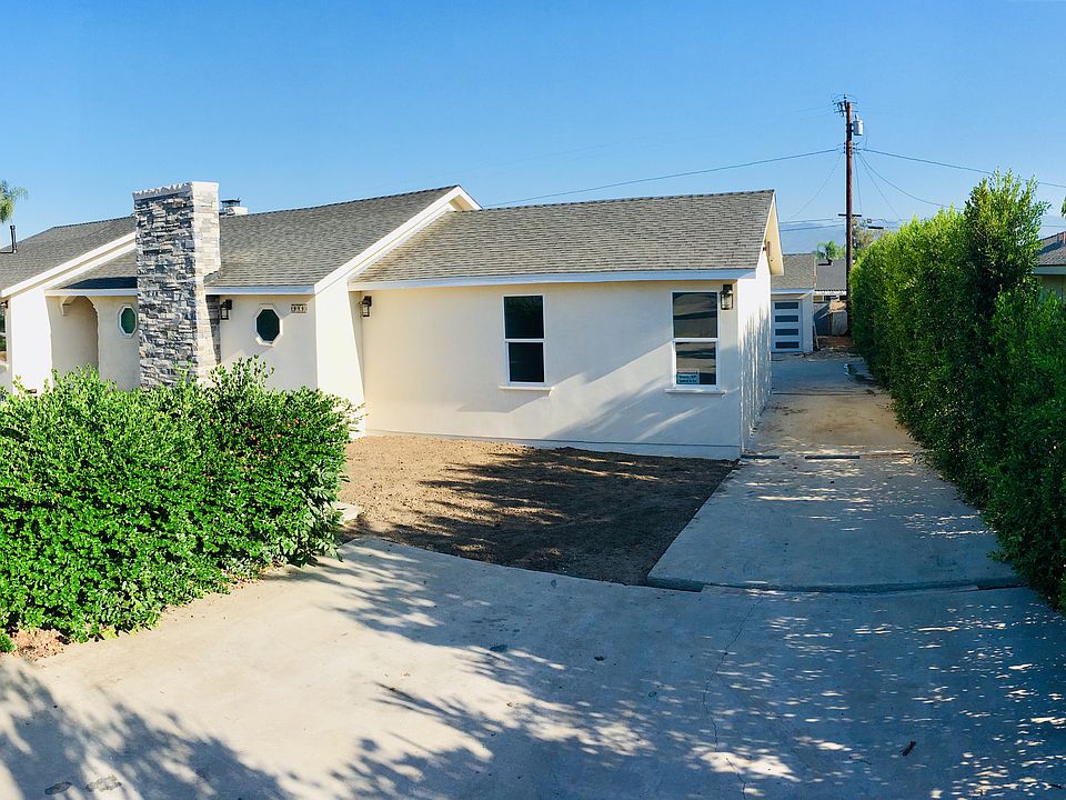 1st image of 2121 E Vine Ave