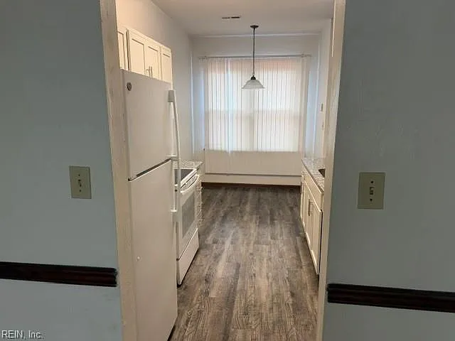 3 bed, 2.5 bath, 1280 sqft, $1,875 — Photo 4