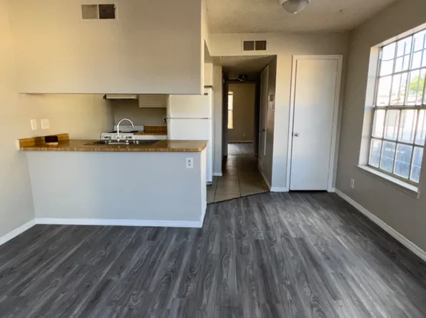 916 San Pedro Dr SE APT 1, Albuquerque, NM 87108