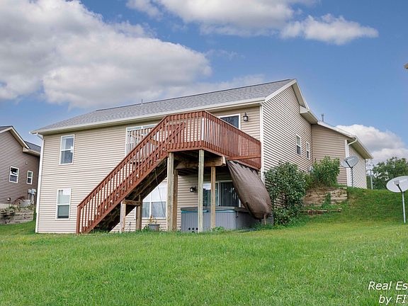 2nd image of 915 Green Meadows Dr