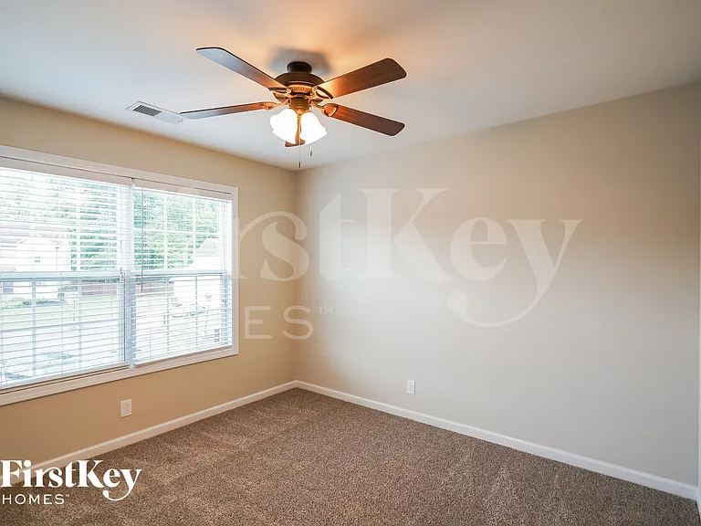 1305 Marcy Ct — Photo 9