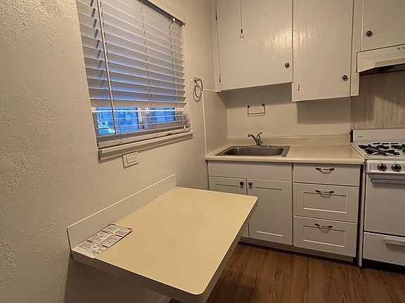 5th image of 101 Brookview St APT E