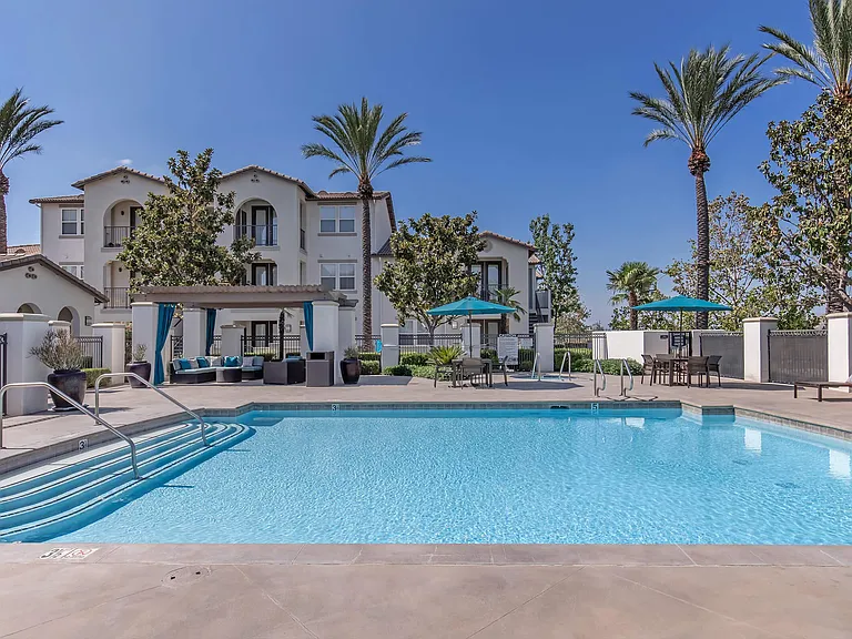 Vista Imperio Apartments — Photo 6