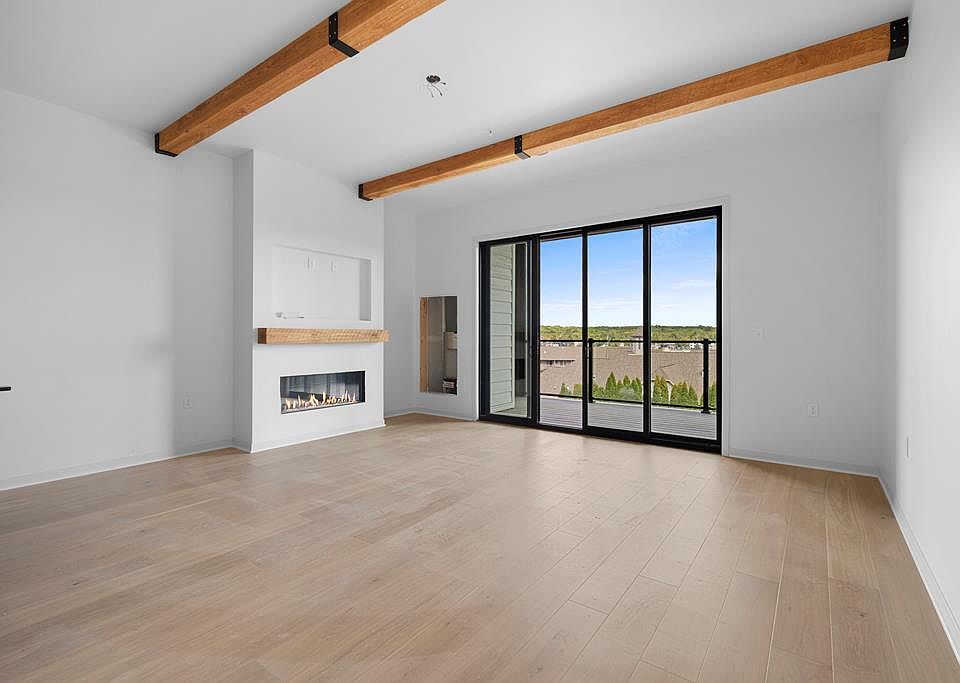 Luna View Condo - 2399 Maple Dr Sister Bay WI | Zillow