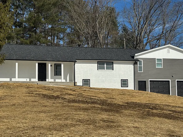 1070 Hightop Rd — Photo 4