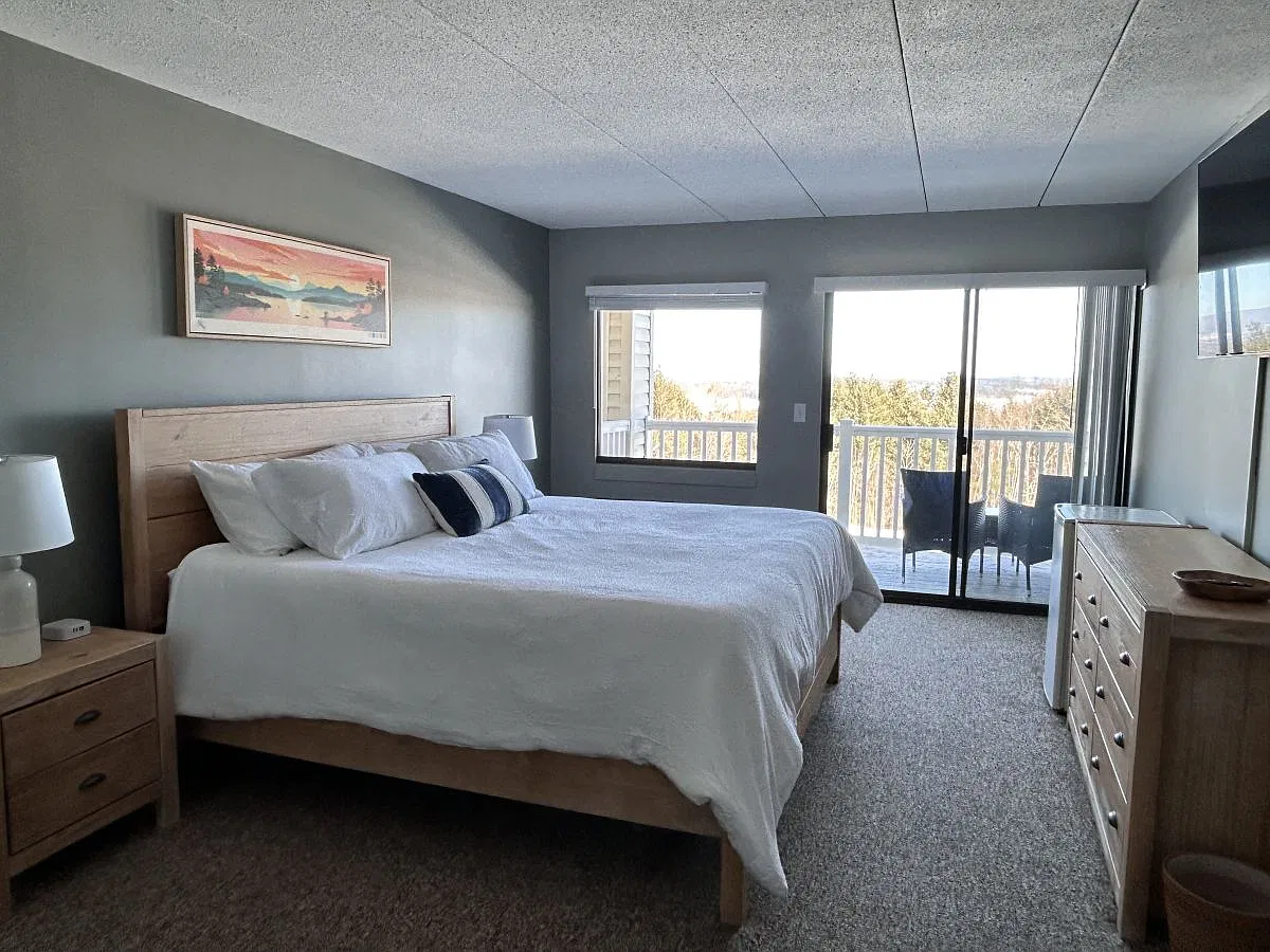 Studio, 400 sqft, $1,100 — Photo 1