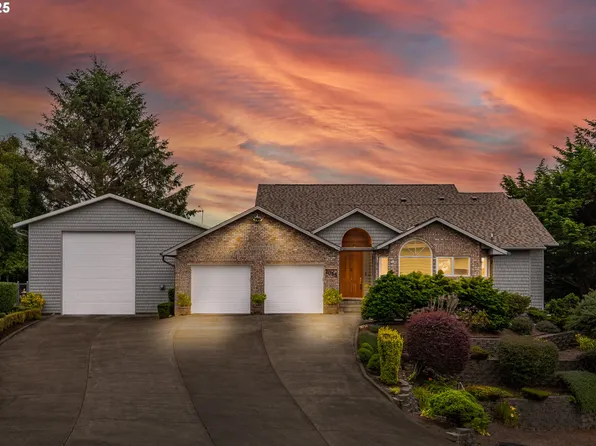 1055 NW Estate Dr, Seal Rock, OR 97376