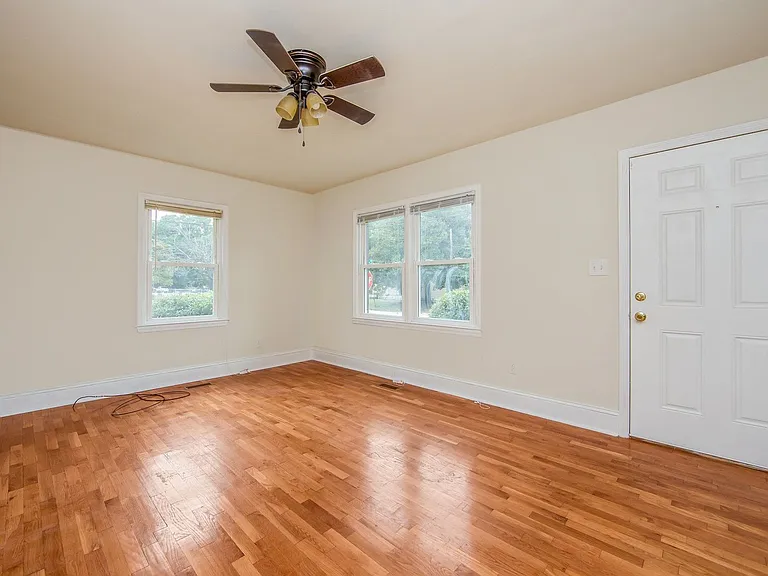 1203 Turnpike Rd — Photo 22