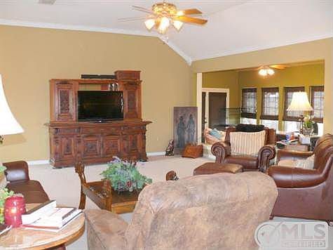 3rd image of 6199 Moss Rose Ln