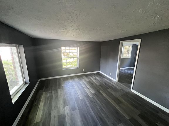 2nd image of 9219 Alexander Ave #1