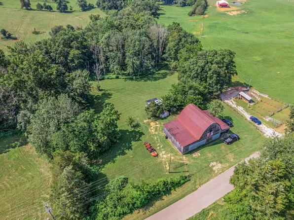 4200 Will Thompson Rd, Walling, TN 38587