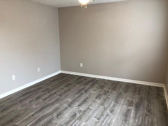 3rd image of 108 Roger Ln