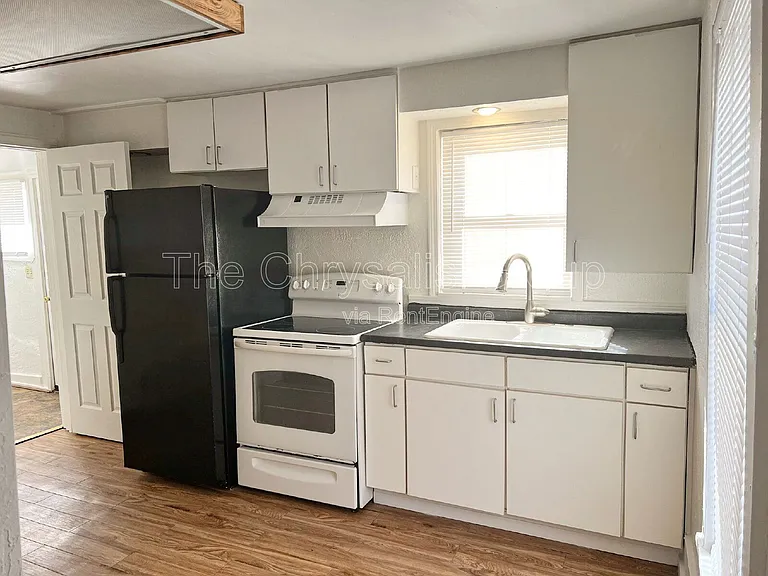537 1/2 Bucklin St — Photo 5