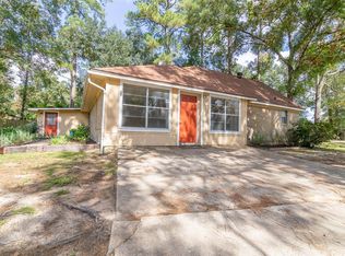 1516 S 3rd St, Conroe, TX 77301