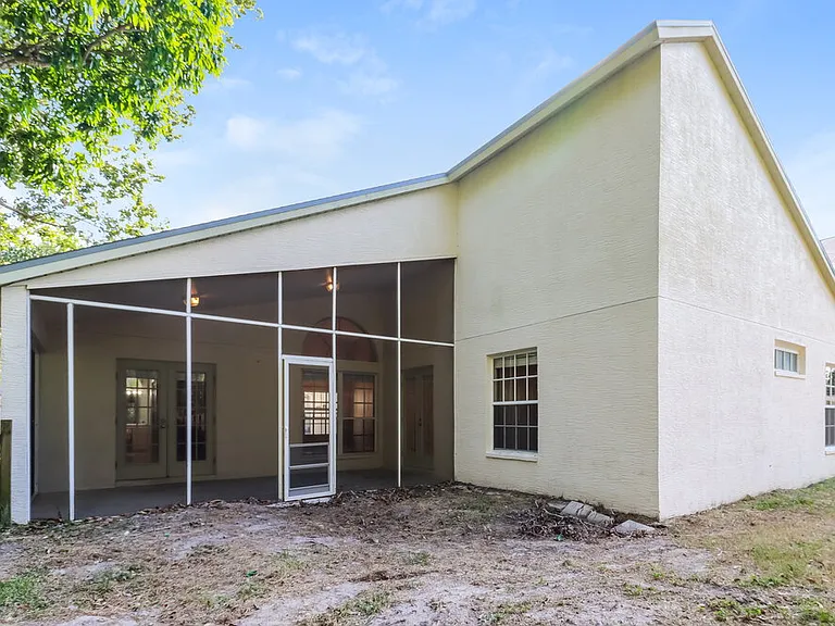 7249 Captiva Cir — Photo 16