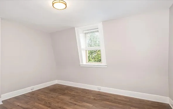 460 Dayton St — Photo 10