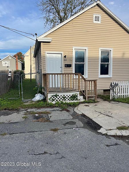 2nd image of 315 Hulett Street