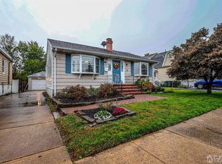 32 Rector Ave, Woodbridge, NJ 07095