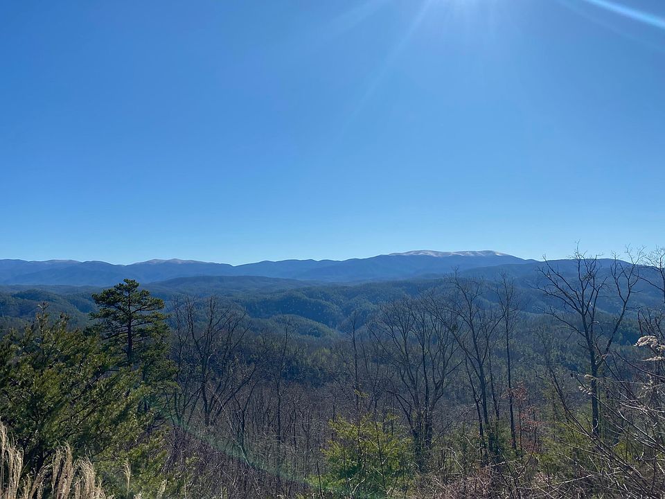 1st image of Skyline Dr
