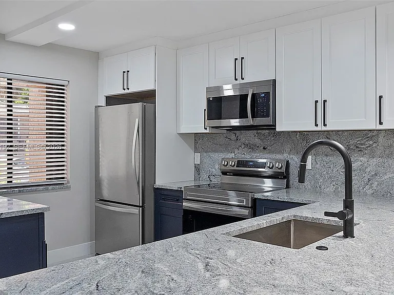 193 Lakeview Dr #103 — Photo 11