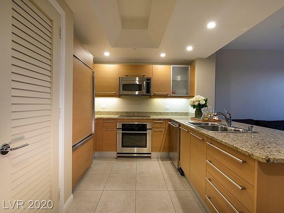 2nd image of 322 Karen Ave Unit 2006