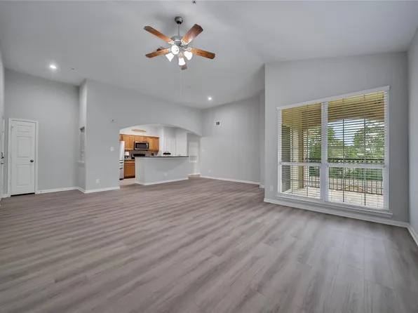 6607 Lake Woodlands Dr APT 333, Spring, TX 77382