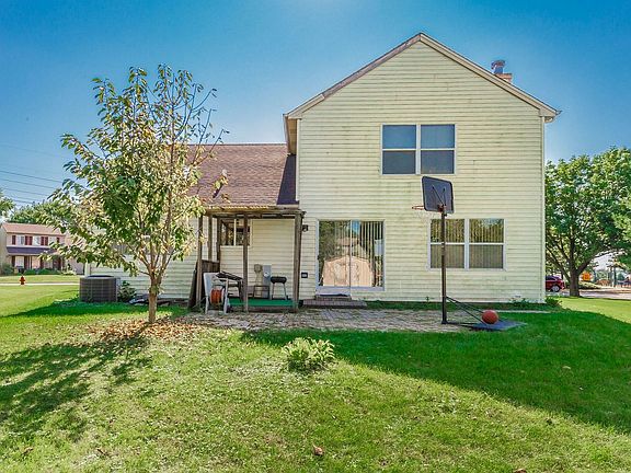 4th image of 796 Thoreau Dr