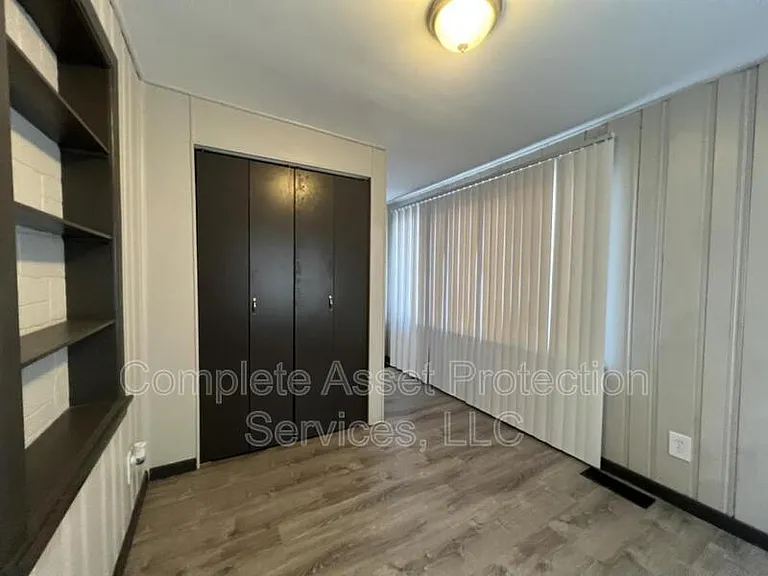 1119 E 39th Pl — Photo 8