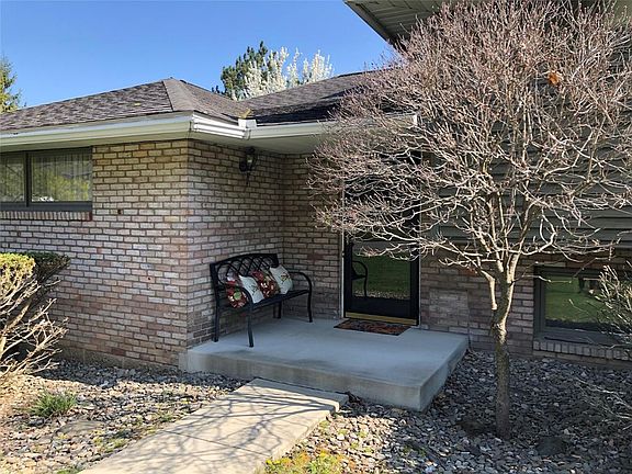 3rd image of 92 Clifton Blvd
