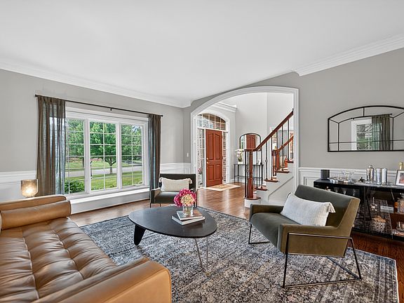 5th image of 39W696 Henry David Thoreau Pl
