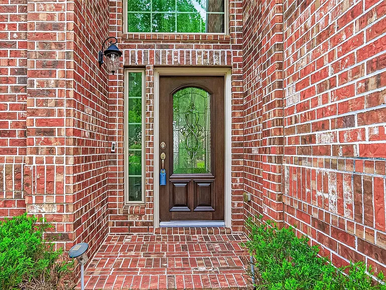 17415 Sandalisle Ln — Photo 4