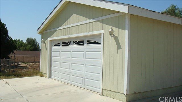 DETACHED GARAGE
