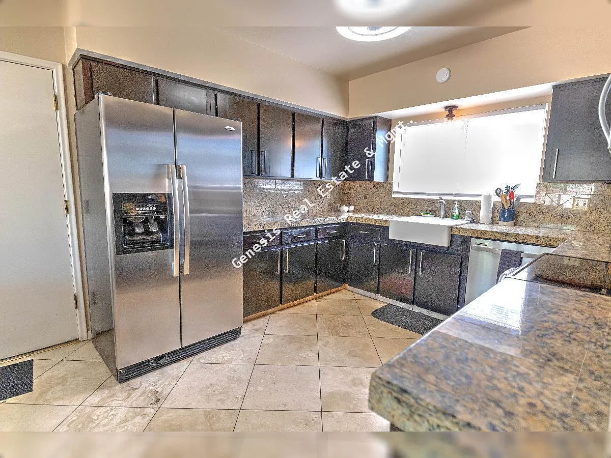2 bed, 2.0 bath, 2003 sqft, $2,900 — Photo 3
