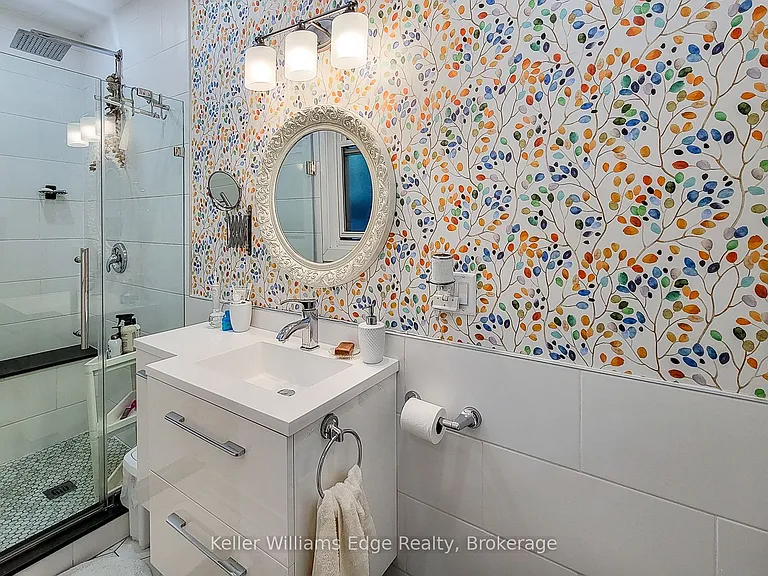 64 Locke St N #2 — Photo 15