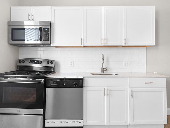 5th image of 3720 Sockwell Blvd #8