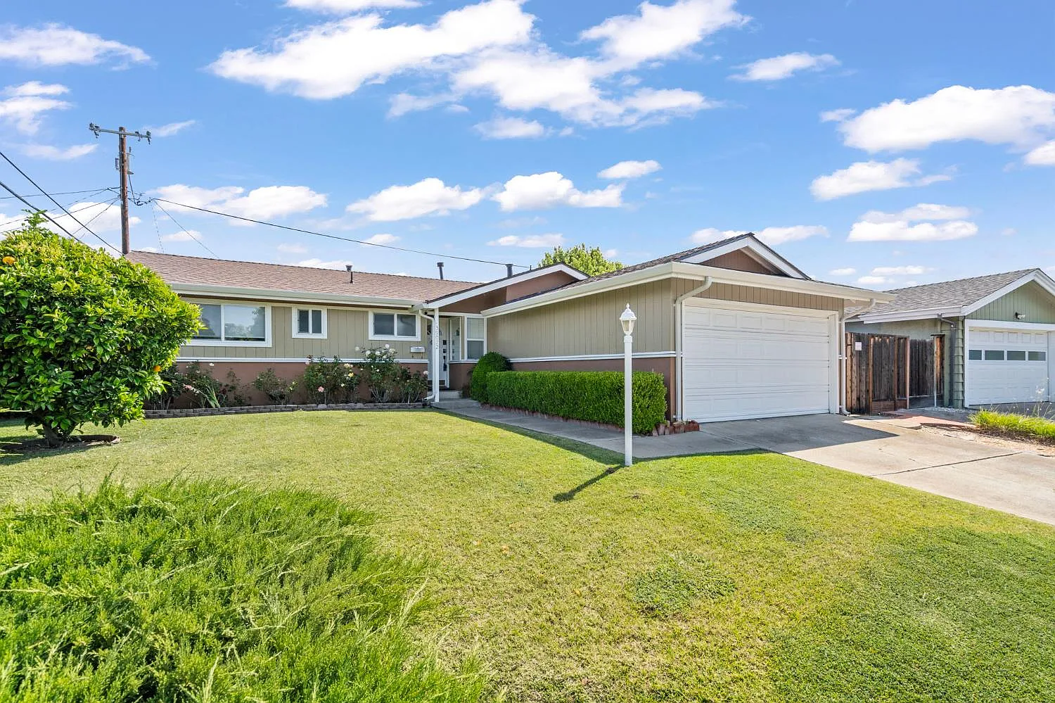 39072 Logan Dr photo 1