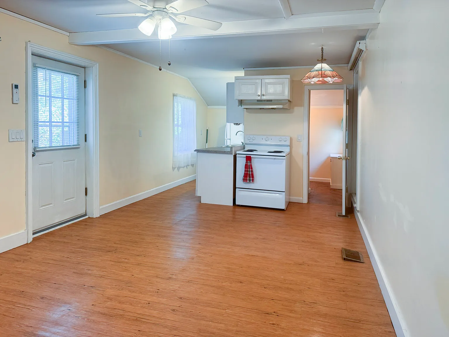 1 bed, 225 sqft, $1,500 — Photo 2