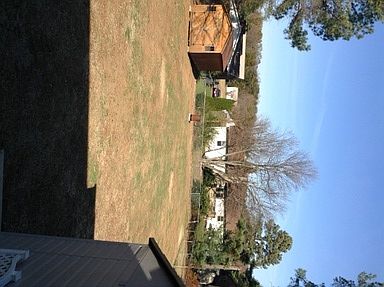 4th image of 105 Laurel Ave