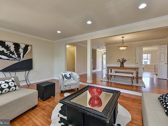 4th image of 11413 Empire Ln